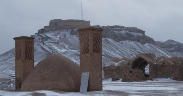 جاذبه برج خاموش روستای زرتشتی نشین چم