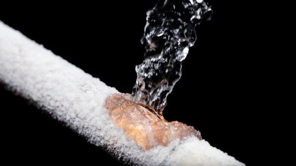 راه های جلوگیری از یخ زدگی از لوله های ساختمان در زمستان