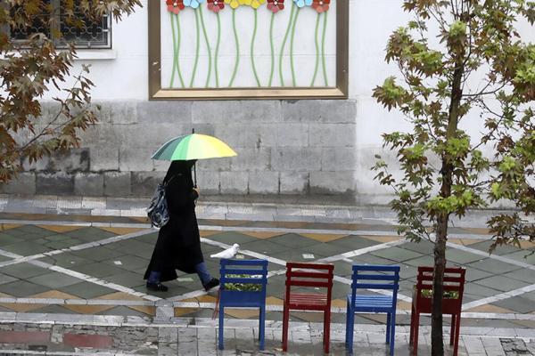 این استان ها منتظر بارش باران و کاهش دمای هوا باشند ، دمای هوا در این شهر به منفی 2 درجه می رسد ، خیزش گرد و غبار در غرب ایران