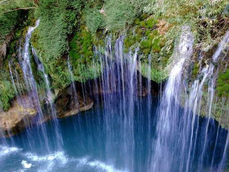 آبشار پی دنی؛ جاذبه طبیعی و حیرت انگیز سمیرم
